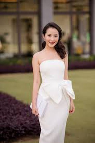 "Tuy bây giờ chắc cũng không mặc vừa nữa nhưng tất cả đồ cưới chị để làm kỷ niệm vì đồ cưới là mẹ chồng chị tặng", bà xã Phan Thành cho hay.