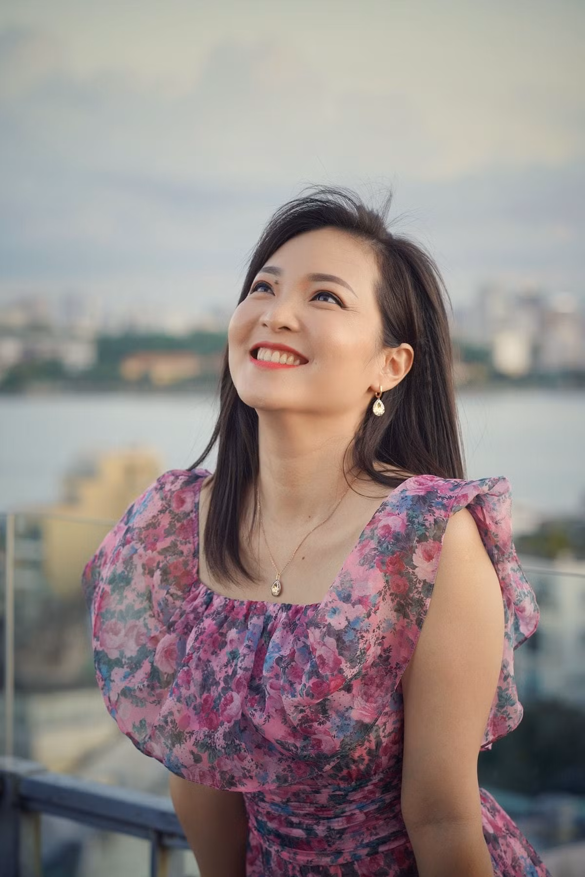 Vào ngày 6/11, Phương Thảo gây bất ngờ khi liên tục xuất hiện trở lại trong chương trình Chào buổi sáng và dẫn Thời sự 16h trên VTV1 cùng ngày. Mới đây là ngày 6/12 trong bản tin Thời sự lúc 12h.