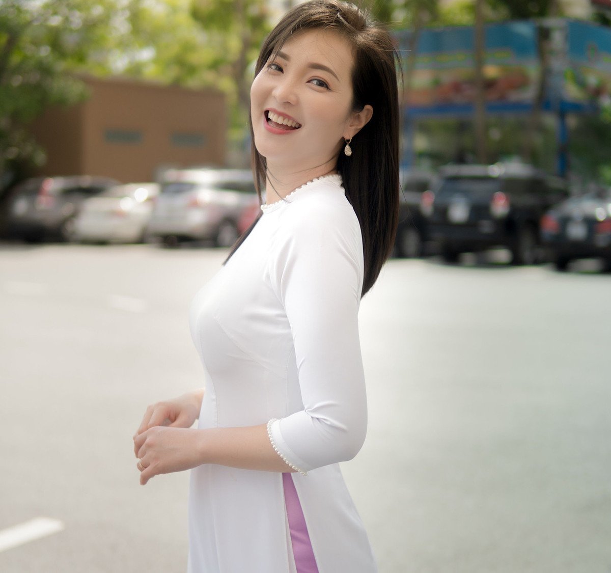 Quay lại dẫn chương trình thời sự, nữ BTV Phương Thảo cũng mong muốn khán giả sẽ đón nhận sự xuất hiện của mình. Đồng thời, cô mong sẽ tạo dấu ấn riêng, phong cách dẫn riêng trong vai trò mới.