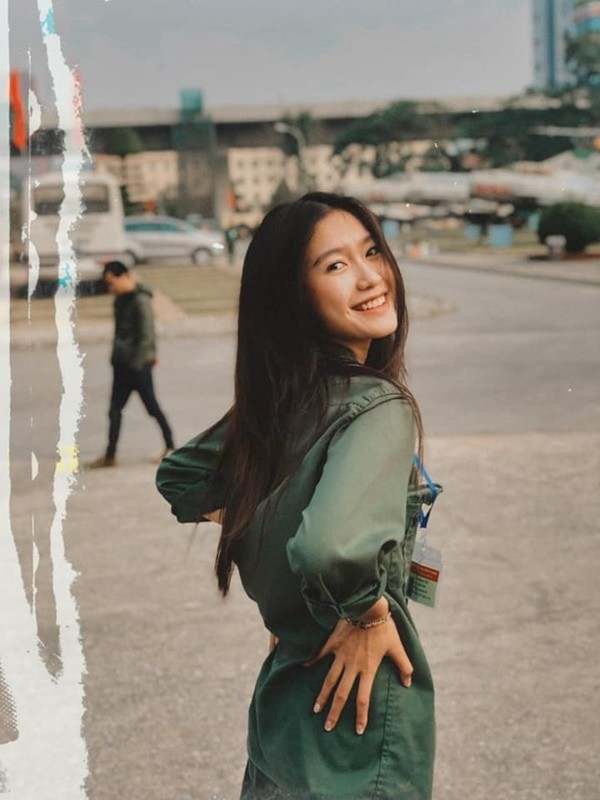 Sự nổi tiếng của Doãn Hải My ngoài việc cô tham gia cuộc thi sắc đẹp Hoa hậu Việt Nam, mà còn đến từ tin đồn là "bạn gái tin đồn" Đoàn Văn Hậu.