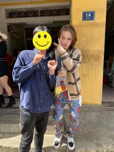 Tuy nhiên, đây không phải lần đầu tiên Trần Đức Bo làm dậy sóng dư luận với những bức ảnh tạo dáng không giống ai.