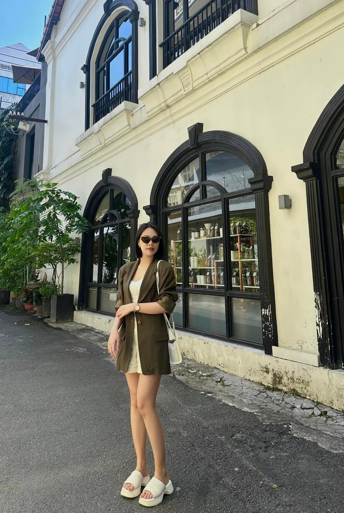 Thảo Uyên là một trong những gương mặt triển vọng của thế hệ MC tương lai, và chắc chắn chúng ta sẽ còn thấy nhiều thành công hơn nữa từ cô nàng xinh đẹp này.