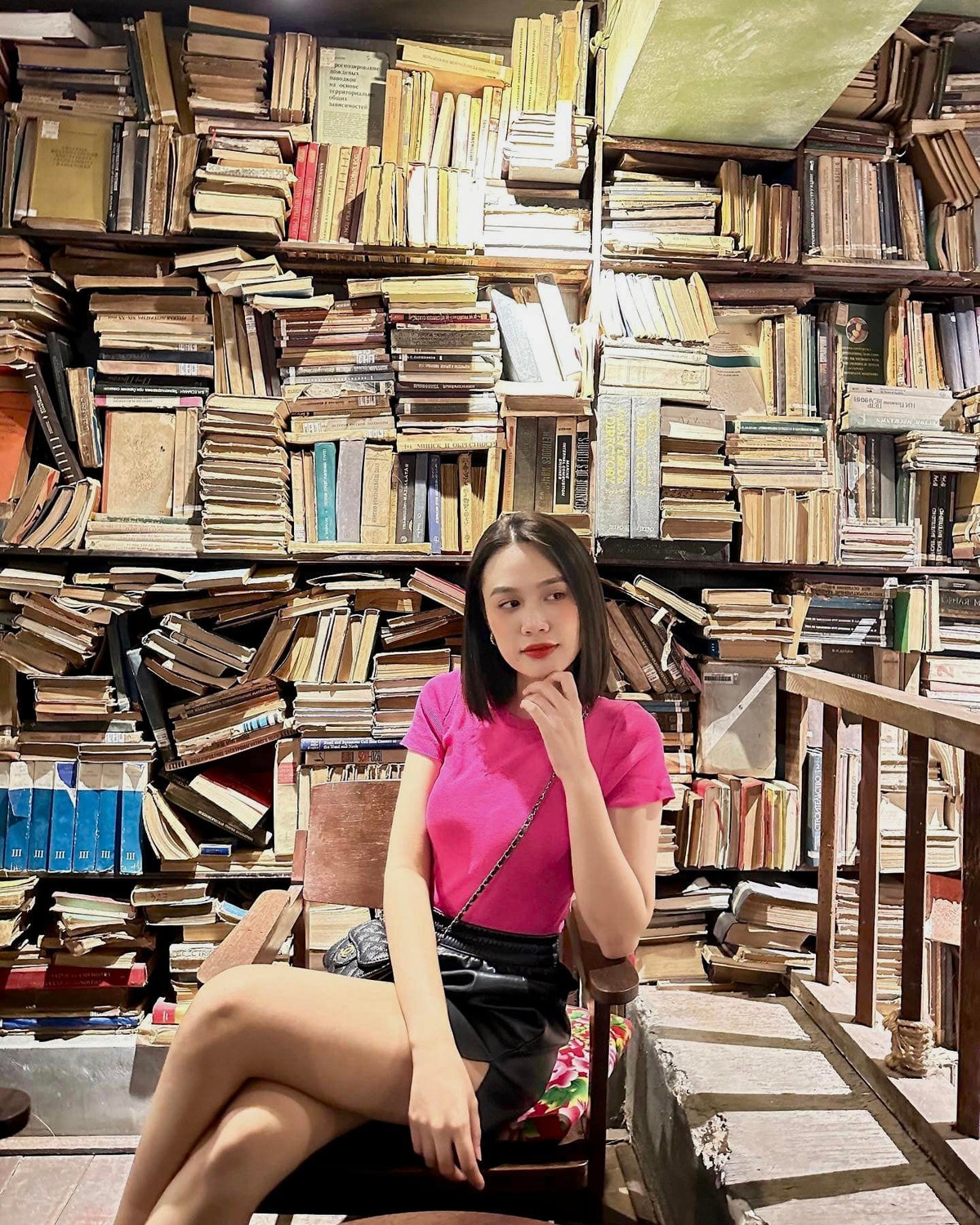 Với sự kết hợp hoàn hảo giữa nét đẹp, tài năng và tấm lòng nhân ái, Thảo Uyên đã chinh phục trái tim khán giả và các đội trưởng trong cuộc thi "Én Vàng".