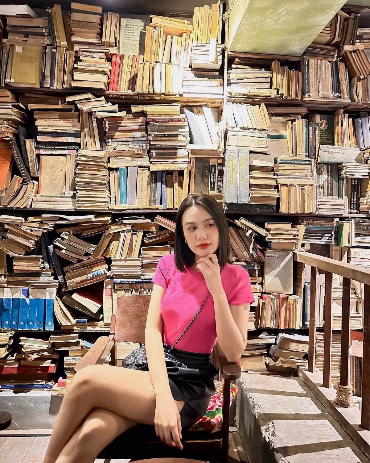 Với sự kết hợp hoàn hảo giữa nét đẹp, tài năng và tấm lòng nhân ái, Thảo Uyên đã chinh phục trái tim khán giả và các đội trưởng trong cuộc thi "Én Vàng".