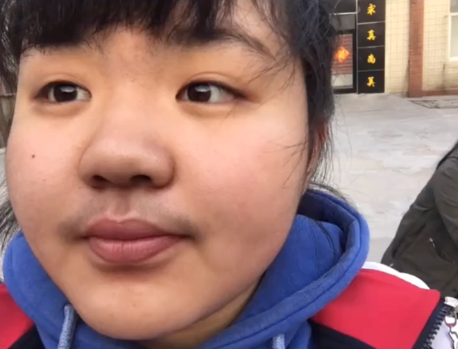 Biết rằng nếu cứ tiếp tục béo thì sẽ không bao giờ có cơ hội tiếp cận crush, Vương Nặc quyết định giảm cân.