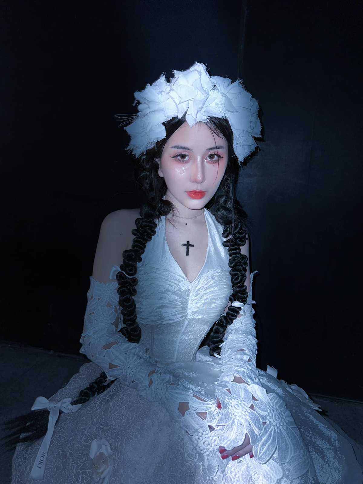 Ngay từ khi còn là học sinh cấp 3, Ngọc Trân đã nổi tiếng nhờ loạt ảnh áo dài gợi cảm. Thậm chí, cô nàng được mệnh danh là "nữ sinh cấp 3 hot nhất Sài thành".