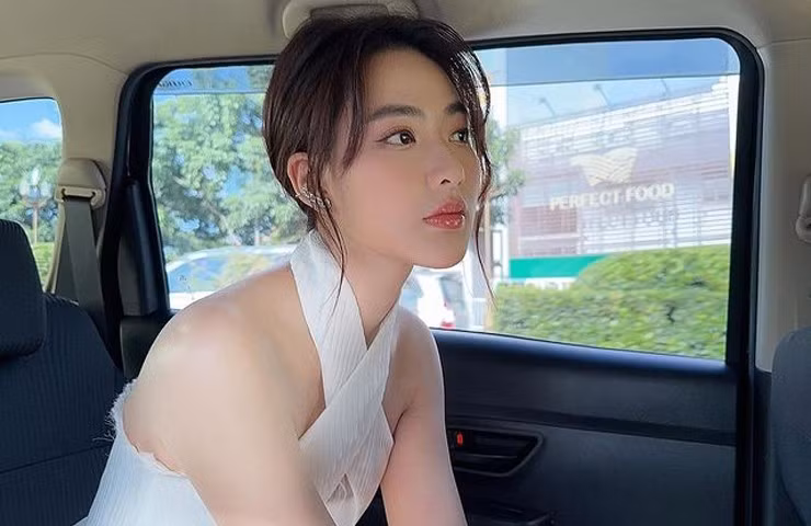 Để có được thân hình ưa nhìn như hiện tại, Minh Trang kết thân với bộ môn gym, bơi lội, chạy bộ.