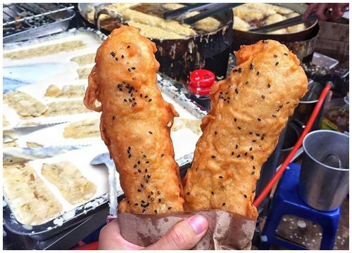 Chị Phạm Thị Thu Hà (SN 1992) - chủ quán xác nhận, cầu thủ Xuân Son và gia đình thường ghé mua bánh chuối chiên.