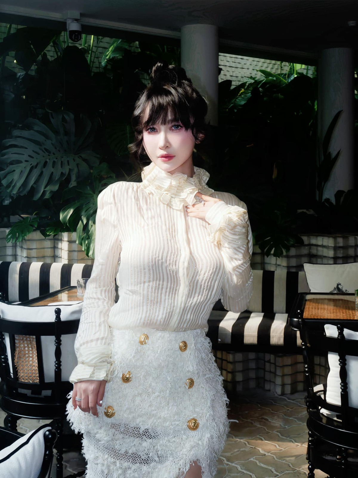 Mina Phạm và Minh Nhựa về chung nhà vào năm 2012 khi đó cô vừa tròn 22 tuổi, không lâu sau đó cặp đôi liên tiếp có 2 em bé một trai và một gái. Minh Nhựa có 3 người con gái riêng với vợ đầu Phương Thuý. Trong đó ái nữ đầu lòng của vị đại gia là Phạm Trần Nguyễn Minh Anh (tên thường gọi Joyce Phạm, sinh năm 1999) đã kết hôn vào năm 20 tuổi và đã có 3 nhóc tì kháu khỉnh.