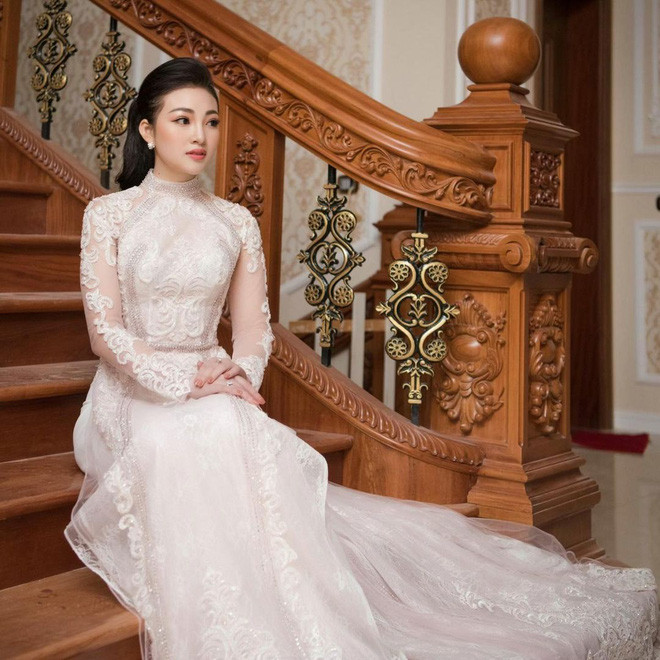 Hiện tại, "cô dâu 200 cây vàng Nam Định" Thu Hương đang vô cùng hạnh phúc và đã có một cô công chúa đầu lòng sau hơn 2 năm kết hôn.