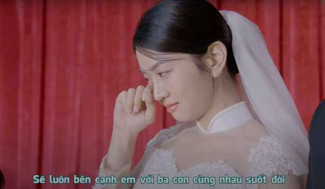 Dù không cần thiết kế cầu kỳ, Lê Bống vẫn khiến mọi ánh nhìn phải đắm chìm vào vẻ đẹp tự nhiên, thanh thoát của mình.