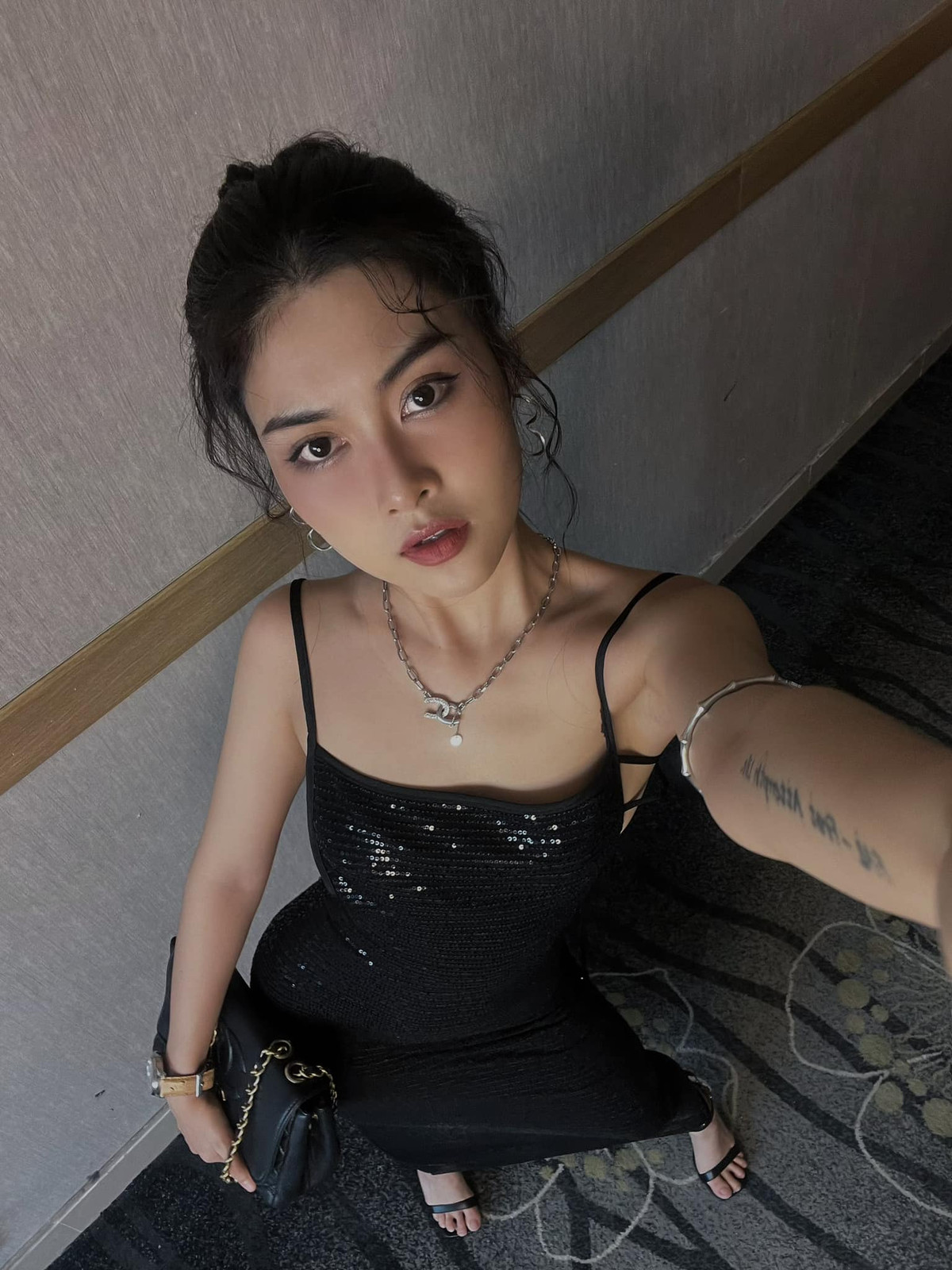 "Bật mí thêm là hiện tại mình đã có bạn trai nên muốn dành thời gian cho anh. Hơn nữa, mình cũng muốn có thời gian để phát triển bản thân ở những khía cạnh khác", Tiểu Thảo chia sẻ.