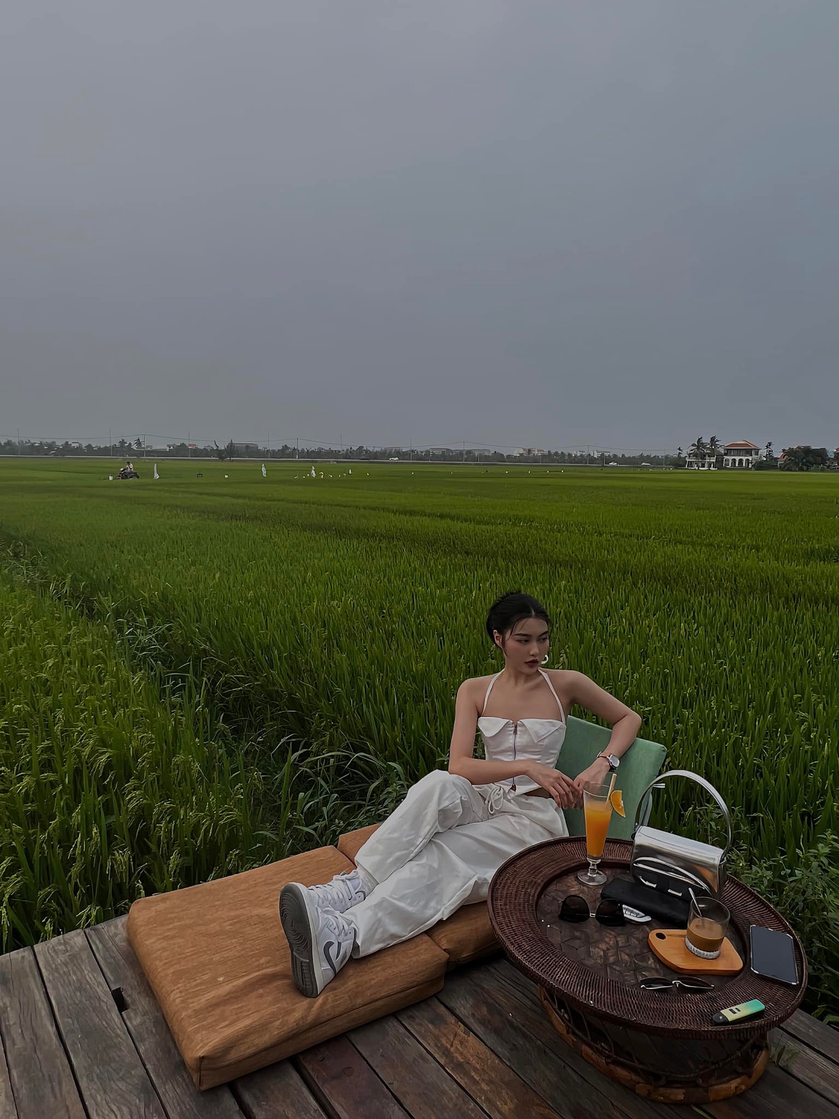 Hot girl Đà Nẵng cũng muốn có một công việc ổn định lâu dài mà KOL không phải là một công việc như thế. Tiểu Thảo quyết định rẽ hướng sang kinh doanh và dành thời gian học ngoại ngữ.