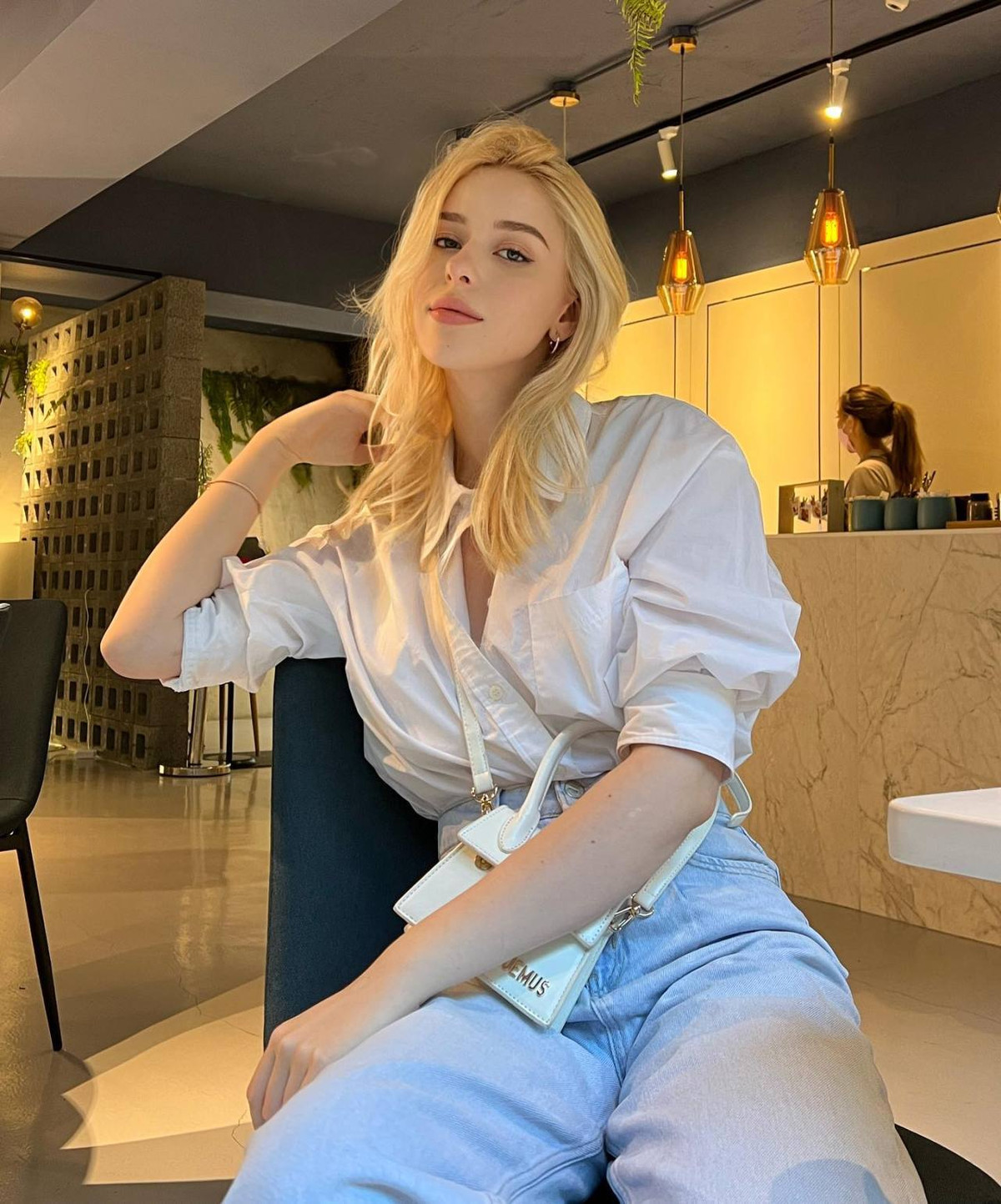 Để giữ vóc dáng khỏe mạnh, quyến rũ mỹ nhân người Ukraine thường xuyên phải đến phòng tập khi rảnh rỗi. Cô nàng lựa chọn tập gym hoặc chạy bộ ngoài trời và kết hợp cùng chế độ ăn uống lành mạnh.