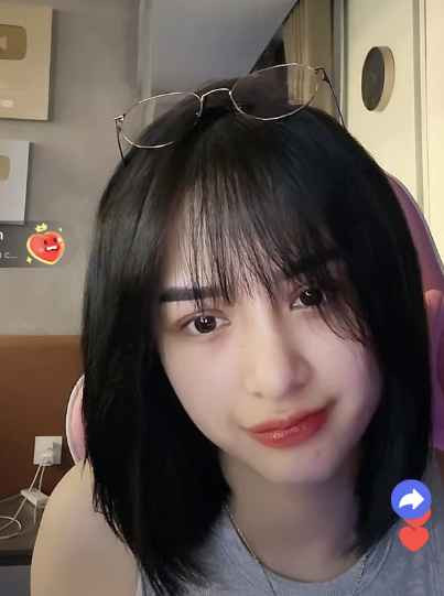 "Đập mặt xây lại" - quyết định táo bạo khiến Gấm Kami nhận được sôi nổi sự quan tâm của cộng đồng mạng.