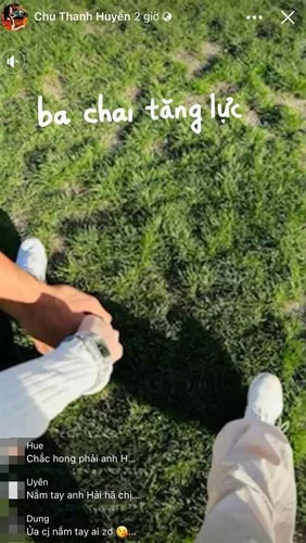 Mối quan hệ này còn được gia đình rất ủng hộ khi Thanh Huyền nhiều lần bị bắt gặp xuất hiện bên người thân nam cầu thủ.