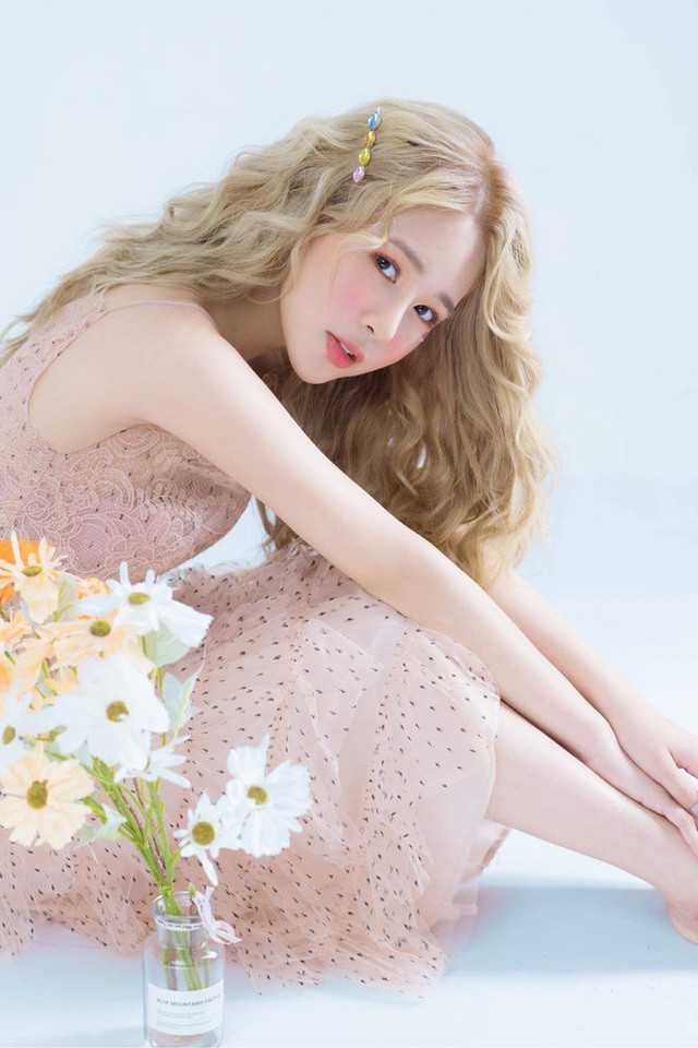 Hà Trang còn được nhiều người nhận xét có đường nét khá giống với hot girl Sam.