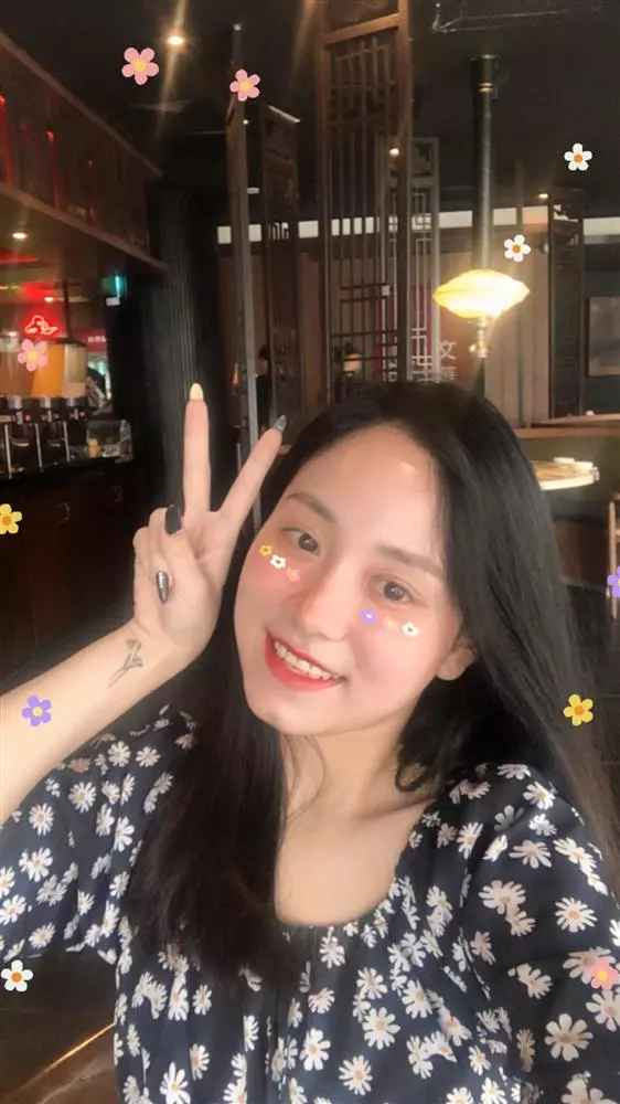 Quay lại thời điểm mới nổi tiếng, Minh Thu chia sẻ mong muốn tiếp tục dạy livestream miễn phí trên các nền tảng và mở lớp dạy trực tiếp. Thế nhưng, giờ đây khán giả và học sinh nhớ đến Minh Thu nhiều hơn trong vai trò một KOL trên mạng xã hội.