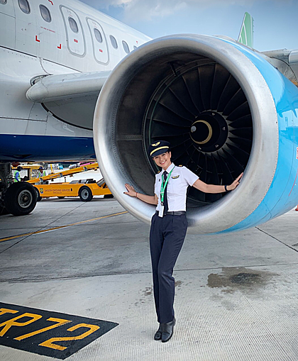 Tháng 5/2018, Thúy trở thành phi công của một hãng bay mới thành lập tại Việt Nam.