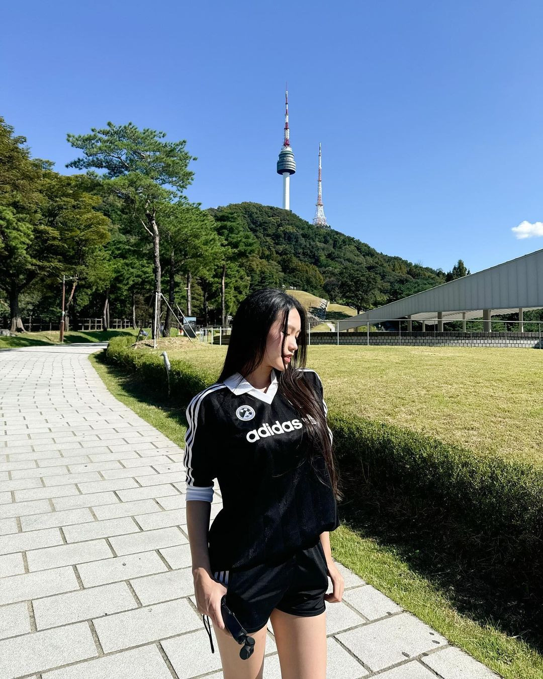 Sau khi sinh con trai đầu lòng, Doãn Hải My không cần tốn công sức tập luyện đã có thể về dáng rất nhanh, gương mặt có phần bầu bĩnh hơn, vóc dáng đầy đặn hơn.