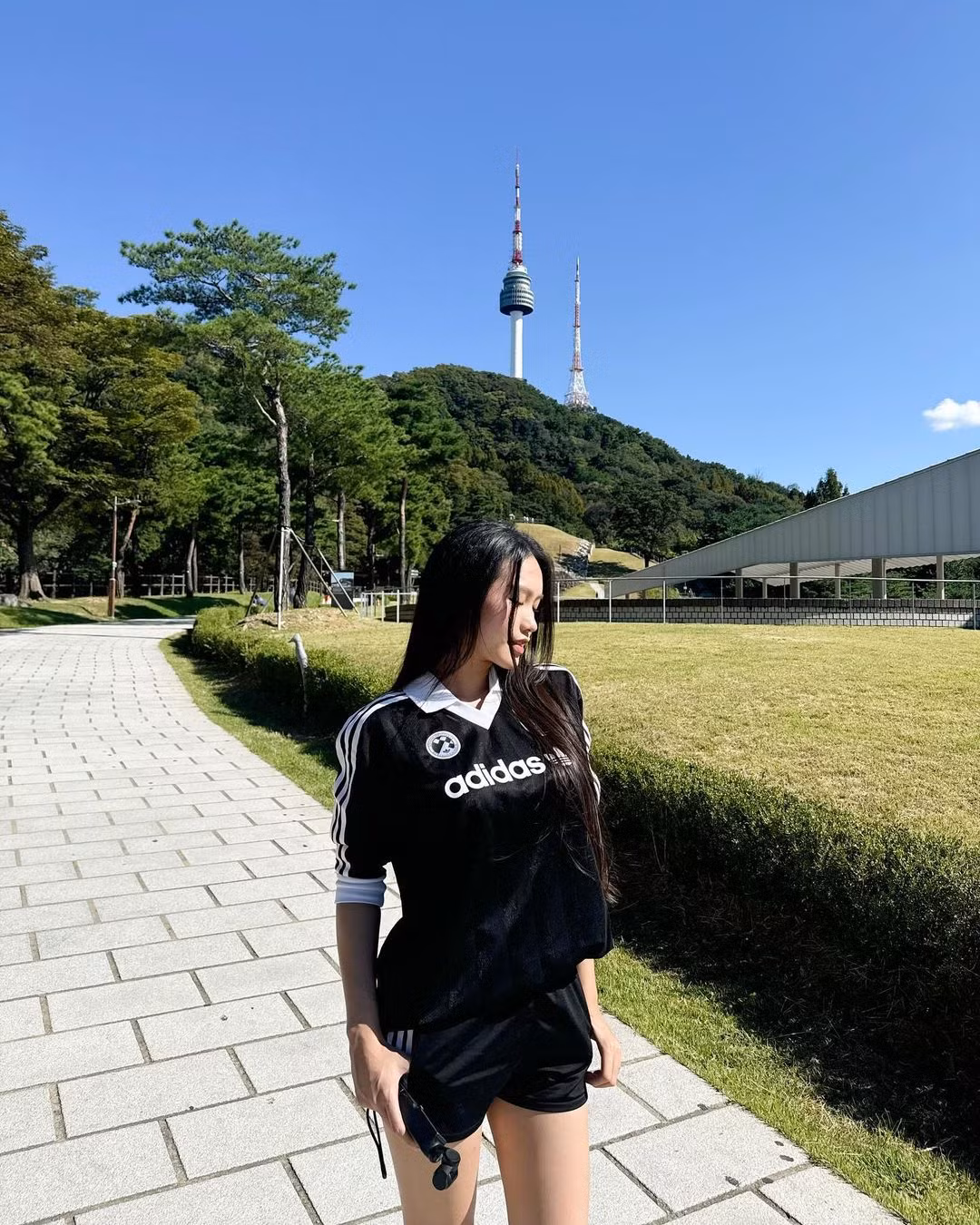 Sau khi sinh con trai đầu lòng, Doãn Hải My không cần tốn công sức tập luyện đã có thể về dáng rất nhanh, gương mặt có phần bầu bĩnh hơn, vóc dáng đầy đặn hơn.