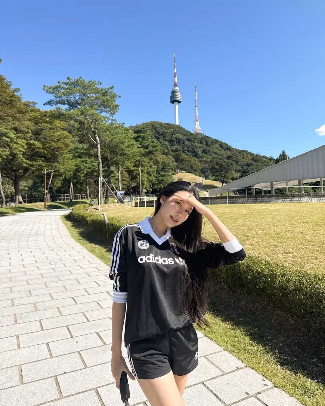 Dù mới sinh em bé, đang phải chăm con nhưng vợ Văn Hậu đã nhanh chóng lấy lại vóc dáng. Cô nàng luôn xinh đẹp mỗi khi xuất hiện.