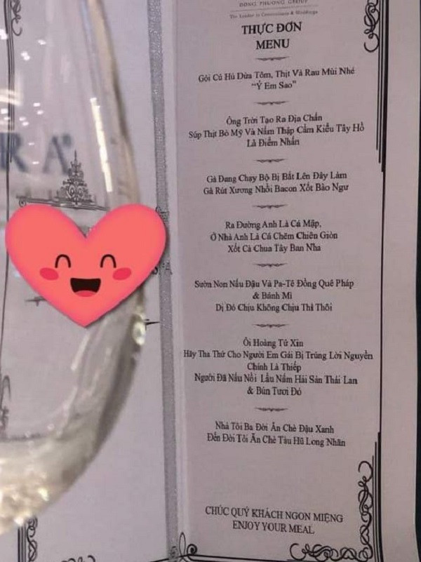 Ngoài chuyện thiệp mời thì lên thực đơn tiệc cưới cũng khiến không ít cặp đôi đau đầu. Menu làm sao không quá xoàng, không quá đắt đỏ, không vượt túi tiền nhưng vẫn làm hài lòng khách là chuyện không dễ.