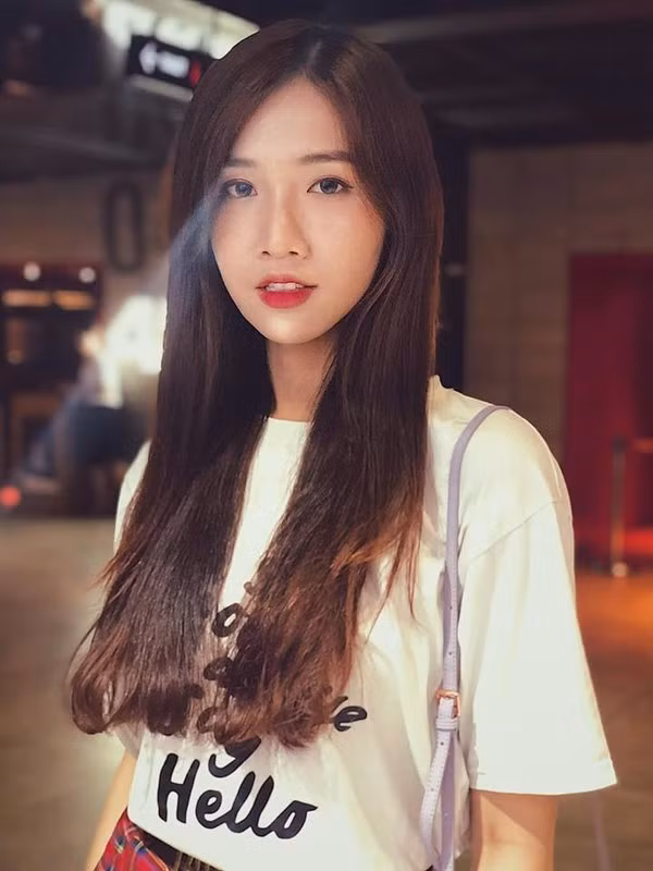 Vấp phải sự phản đối của gia đình, đặc biệt là bố, Nhật Hà vẫn quyết tâm sống đúng với con người thật của mình. Trải qua rất nhiều thăng trầm, cô nàng giờ đây là một cô nàng xinh đẹp, chân dài, body nóng bỏng và vẻ đẹp ngọt ngào theo kiểu hot girl.