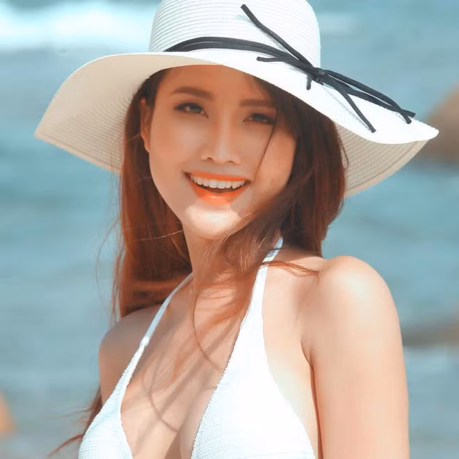 Hoài Sa là Hoa hậu chuyển giới đầu tiên của Việt Nam Miss Beauty 2015 – cuộc thi sắc đẹp có quy mô hoành tráng nhất dành người chuyển giới nữ ở Việt Nam lúc bấy giờ.