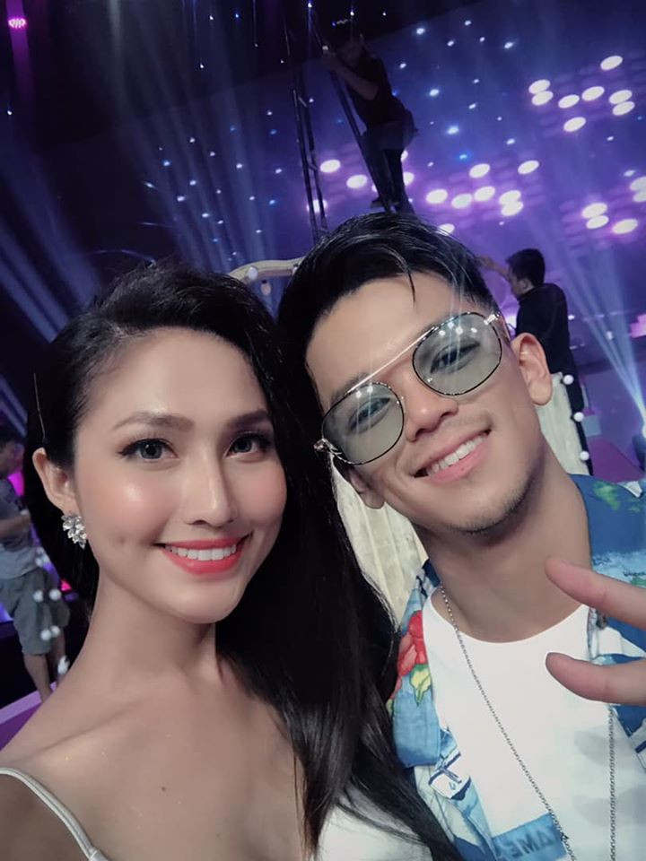 Không nổi tiếng ngay và luôn như Hương Giang Idol, phải đến đầu năm 2018 khán giả mới biết đến Hoài Sa nhiều hơn khi tham gia tranh tài ở cuộc thi The Voice 2018.