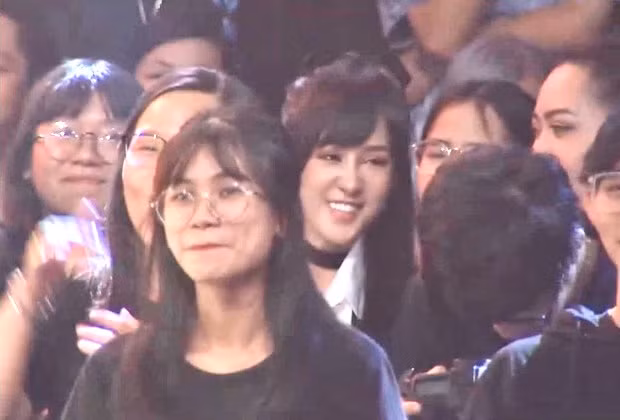 Người yêu của HLV Karik cũng từng xuất hiện trong hàng ghế khán giả của Rap Việt.