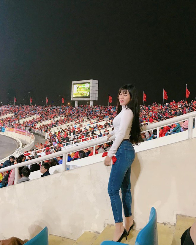 Cụ thể, nhiều fan đã cho rằng góc nhìn hội họa của Yến Xuân khá tốt khi khung chung "chặt chẽ" và cách phối màu hài hòa.