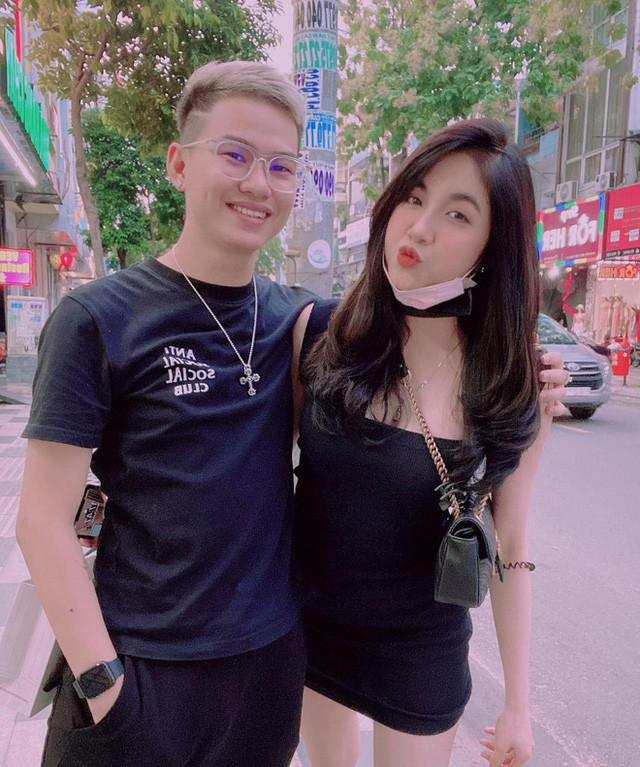 Không chỉ gây chú ý nhờ nên duyên từ 10 bịch bánh tráng, Rambo và hot girl Trân Mèo còn là chuyện tình chị em trong "truyền thuyết" khi nữ chính hơn nam chính 2 tuổi.