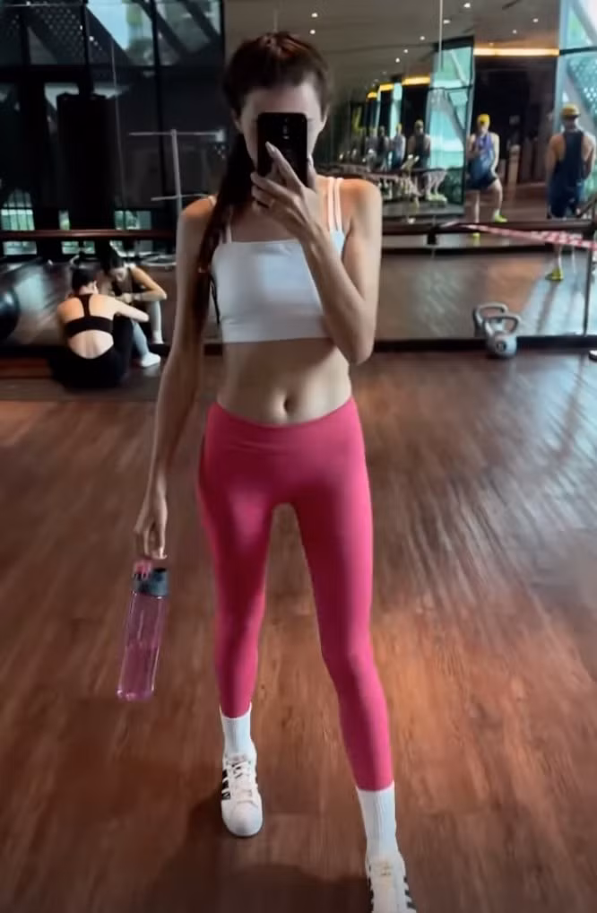 Dianka Zakhidova cũng là những "tín đồ" của phòng gym.