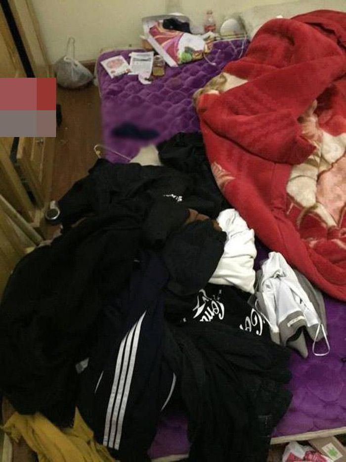 Đặc biệt khu nhà trọ này còn được trang bị đầy đủ tiện nghi như điều hòa, nóng lạnh, vệ sinh khép kín, có chỗ để xe tầng 1, có chỗ phơi quần áo ở tầng 6, giá điện nước phải chăng...