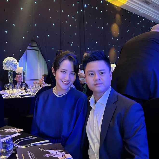 Dẫu vậy, dù ảnh tự đăng đẹp xuất sắc thì bên ngoài, Primmy Trương vẫn lộ một vài dấu hiệu nhỏ của mẹ bỉm sau sinh. Điều này còn khiến không ít người cho rằng cô nàng lại tiếp tục có "tin vui".