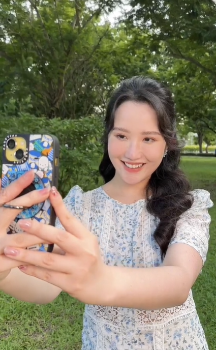 Tuy nhiên từ sau khi chào đón em bé thứ 2 vào đầu năm này, Primmy Trương có phần thoải mái hơn khi chia sẻ hình ảnh bản thân trên MXH.