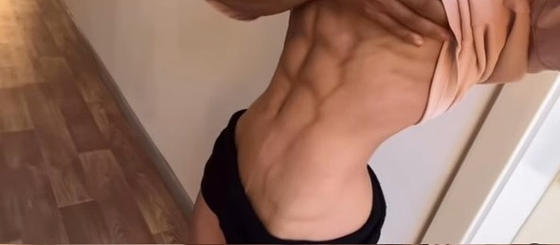 Được biết Viên Hợp Vinh hiện đang là bác sĩ Đông y.