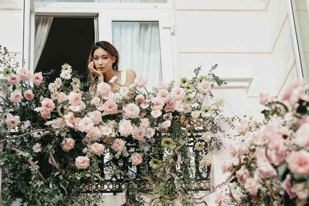 Phương Trinh từng là thành viên CLB bóng rổ ở ĐH RMIT và hiện đang luyện tập trong đội bóng của quận 3, TP.HCM.