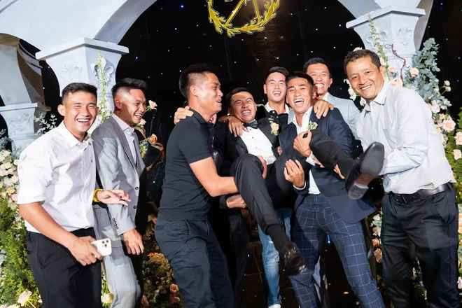 Về kế hoạch sau khi kết hôn, Hoàng Nam và vợ không có nhiều sự thay đổi, vẫn tiếp tục công việc của mình. Thay đổi lớn nhất có lẽ là sự hậu thuẫn cho nhau thêm vững vàng. Vợ chồng trẻ cũng sẽ ở riêng để trải nghiệm cuộc sống cũng như xây dựng gia đình nhỏ cho riêng mình.