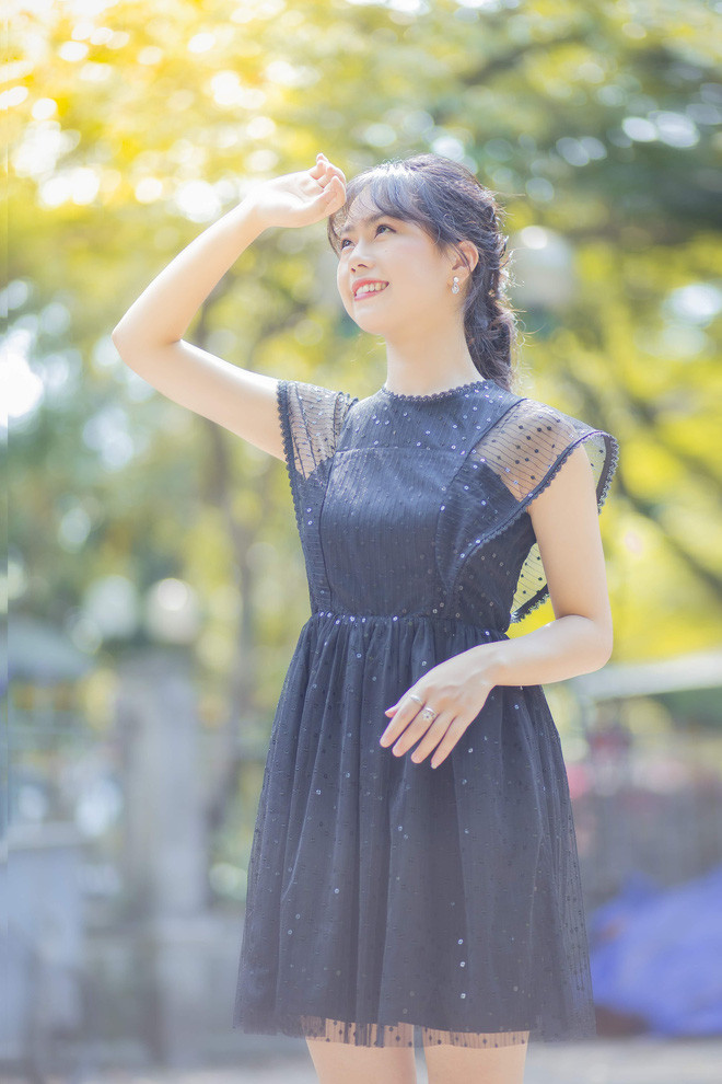 Ngọc Ánh chia sẻ thêm từ nhỏ đã có ước mơ được trở thành giáo viên, bởi vậy mà bản thân luôn cố gắng học tập và rèn luyện để tích lũy kinh nghiệm. Khi được trở thành giảng viên Đại học Kinh tế Quốc dân, cô cảm thấy vô cùng tự hào vì đây là một môi trường học tập chuyên nghiệp, năng động, sáng tạo.