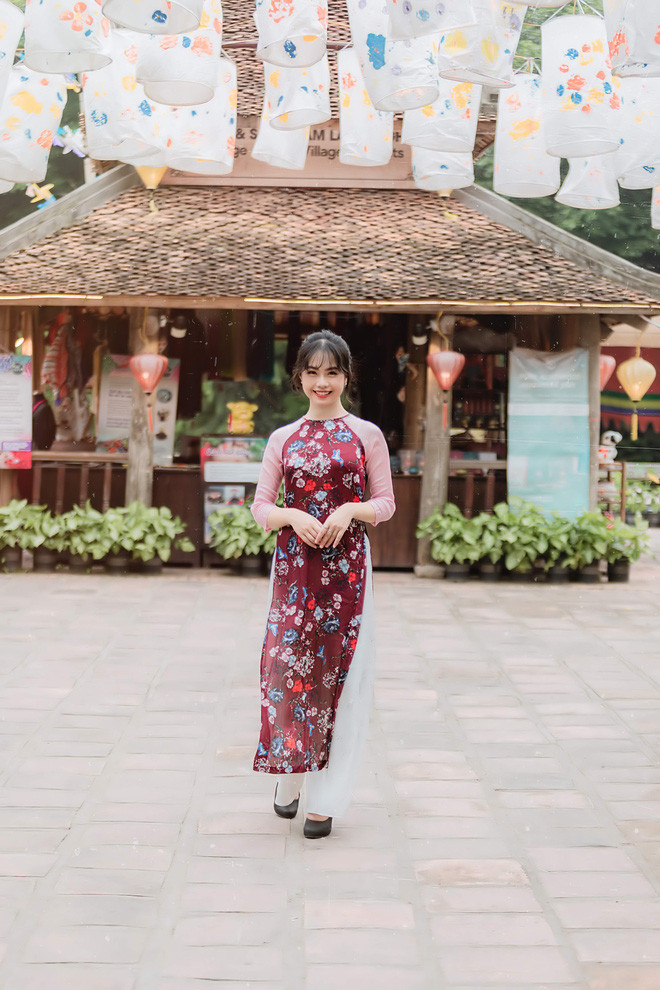 Không chỉ xinh đẹp, Ngọc Ánh còn sở hữu bảng thành tích cá nhân vô cùng ấn tượng. Cô từng giành danh hiệu Cán bộ Đoàn tiêu biểu đạt Giải thưởng 26/3, Sinh viên Tiêu biểu năm 2017 Trường Đại học Kinh tế Quốc dân, giải Nhì cuộc thi Olympic Tiếng Anh cấp trường năm 2016 do trường Đại học Kinh tế Quốc dân tổ chức, giải Ba cuộc thi viết luận tiếng Anh năm 2016 do Khoa Ngoại ngữ Kinh tế tổ chức, giải Nhất cuộc thi English Eloquence Contest do Thành đoàn Hội Sinh viên Thành phố Hà Nội phối hợp cùng Trung tâm Đào tạo Anh ngữ Úc (ACET) tổ chức năm 2017...