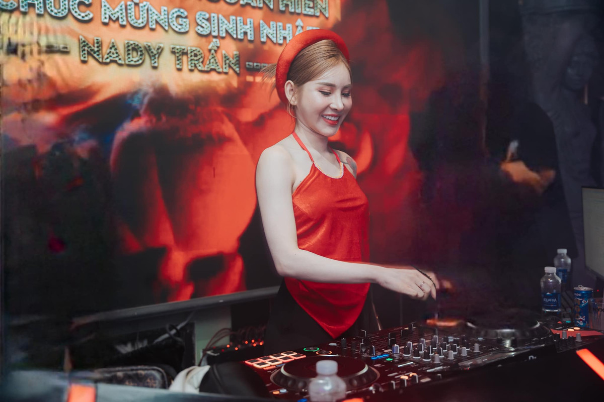 DJ T-Tina mong muốn mang những nét văn hóa của Việt Nam đến với khán giả ở nước ngoài.