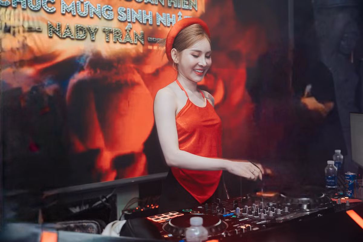 DJ T-Tina mong muốn mang những nét văn hóa của Việt Nam đến với khán giả ở nước ngoài.