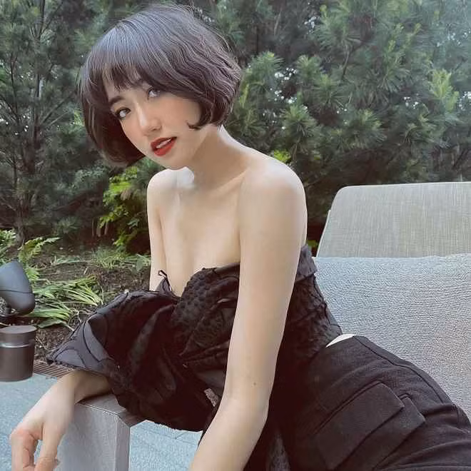 Ngoài ra hồi 2020, Quỳnh Anh cũng nhận về "bão" like khi khoe căn hộ đi thuê xịn xò giữa New York.