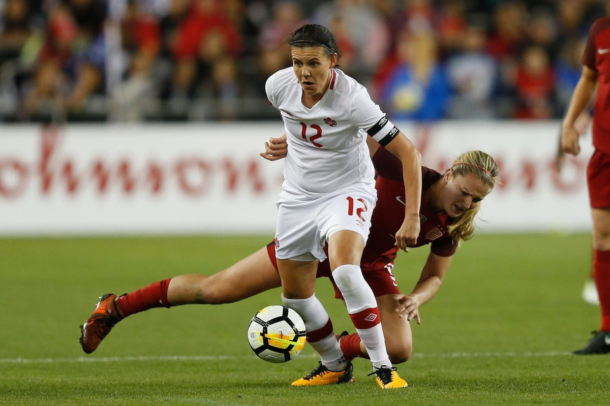 Tiền đạo Christine Sinclair đã ghi 190 bàn cho đội tuyển Canada – nhiều nhất lịch sử bóng đá nam và nữ, hơn Cristiano Ronaldo 67 bàn. Số pha lập công của Sinclair nhiều hơn 21 đội tuyển khác tại World Cup nữ 2023.