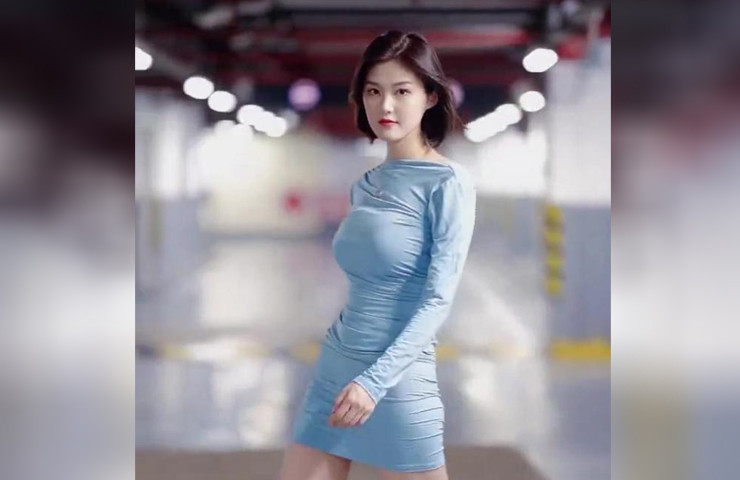 Dưới phần bình luận của hình ảnh này, một số cư dân mạng cho rằng cô nên vào phòng thử đồ,...