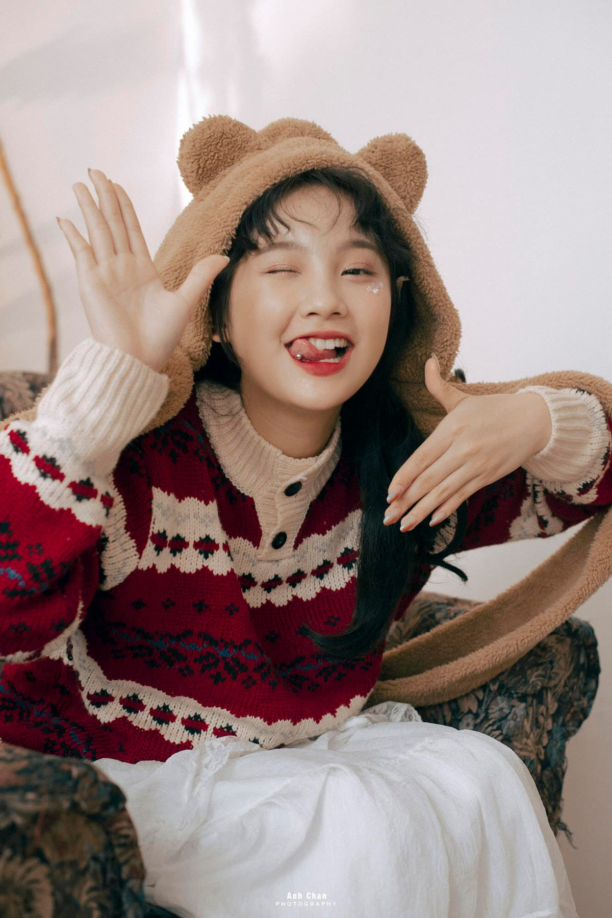 Trước đó, chiếc lưỡi của Lê Bống cùng từng nhận về hàng loạt chỉ trích khi hot TikToker này có sở thích lẽ lưỡi "mọi lúc mọi nơi".