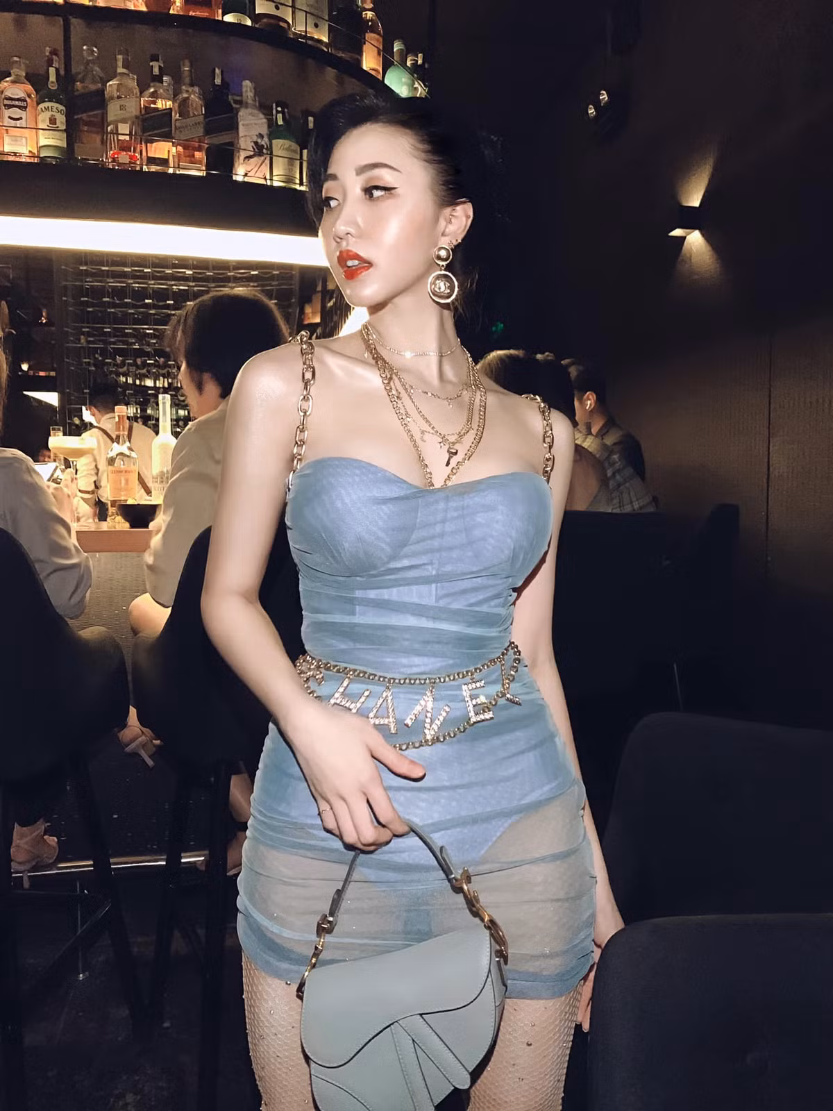 Vì là cô gái chỉn chu vẻ ngoài, Thảo cho biết cô mất khoảng 1-2 giờ để hoàn thiện diện mạo trước khi ra khỏi nhà.