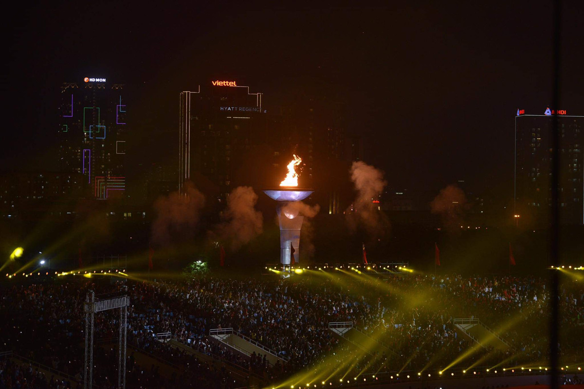 Truc tiep Le khai mac SEA Games 31: Dang cap, hoanh trang, ruc ro-Hinh-3